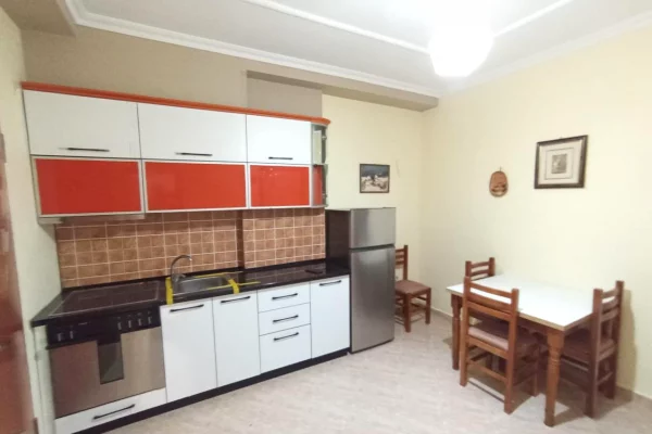 Shtepi me qera Apartament ne Durres, 2+1, Mobilimi E mobiluar, Pagesa 30,000  Leke.