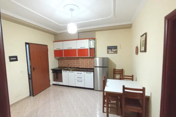 Shtepi me qera Apartament ne Durres, 2+1, Mobilimi E mobiluar, Pagesa 30,000  Leke.