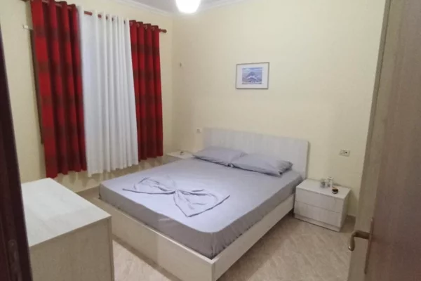 Shtepi me qera Apartament ne Durres, 2+1, Mobilimi E mobiluar, Pagesa 30,000  Leke.