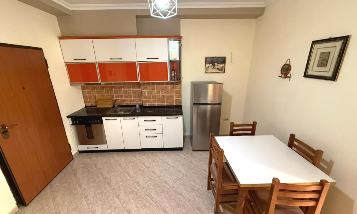 Shtepi me qera Apartament ne Durres, 2+1, Mobilimi E mobiluar, Pagesa 30,000  Leke.