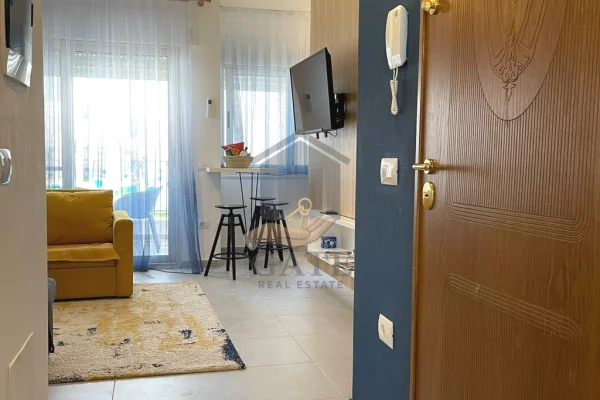 Shtepi ne shitje Apartament ne Durres, 1+1, Mobilimi E mobiluar, Pagesa 172,000  Euro.