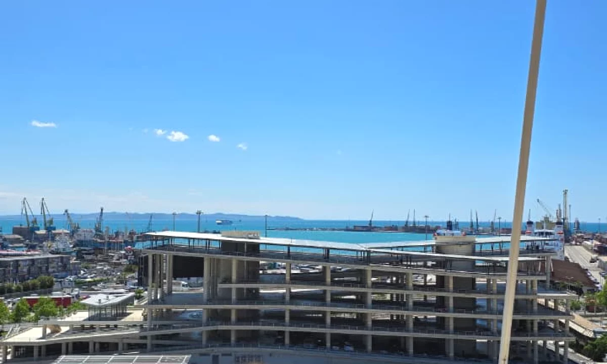 Shtepi ne shitje Apartament ne Durres, 2+1, Mobilimi E mobiluar, Pagesa 190,000  Euro.