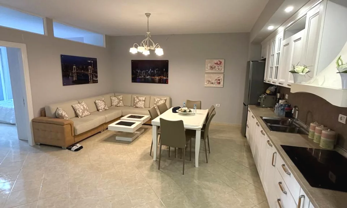 Shtepi me qera Apartament ne Durres, 2+1, Mobilimi E mobiluar, Pagesa 550  Euro.