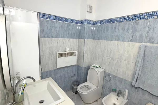 Shtepi me qera Apartament ne Durres, 2+1, Mobilimi E mobiluar, Pagesa 550  Euro.