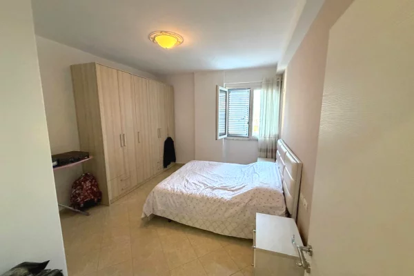 Shtepi me qera Apartament ne Durres, 2+1, Mobilimi E mobiluar, Pagesa 550  Euro.