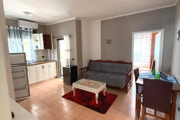 Shtepi me qera 2+1 ne Durres - 50,000 Leke