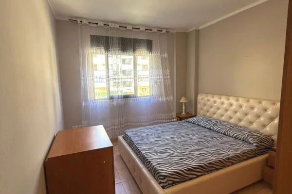 Shtepi me qera Apartament ne Durres, 2+1, Mobilimi E mobiluar, Pagesa 50,000  Leke.