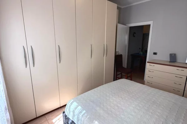 Shtepi me qera Apartament ne Durres, 2+1, Mobilimi E mobiluar, Pagesa 50,000  Leke.