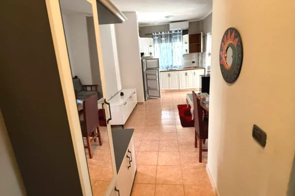 Shtepi me qera Apartament ne Durres, 2+1, Mobilimi E mobiluar, Pagesa 50,000  Leke.