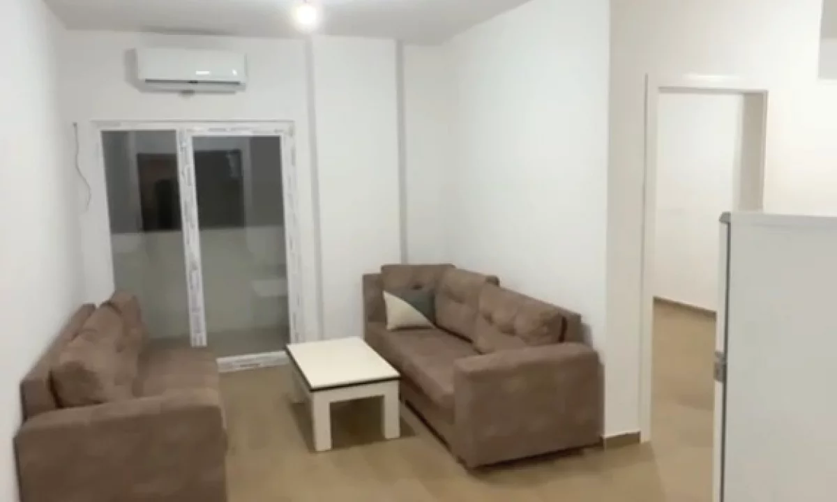 Shtepi ne shitje Apartament ne Durres, 1+1, Mobilimi Pjeserisht e mobiluar, Pagesa 67,000  Euro.
