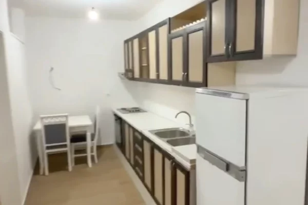 Shtepi ne shitje Apartament ne Durres, 1+1, Mobilimi Pjeserisht e mobiluar, Pagesa 67,000  Euro.