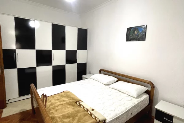 Shtepi me qera Apartament ne Durres, 1+1, Mobilimi E mobiluar, Pagesa 30,000  Leke.
