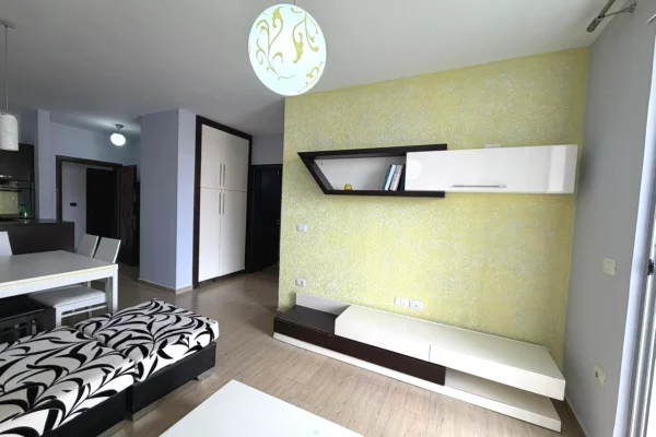 Shtepi ne shitje Apartament ne Durres, 2+1, Mobilimi E mobiluar, Pagesa 115,000  Euro.