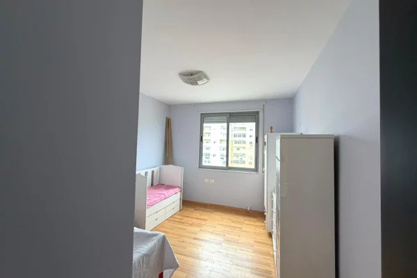 Shtepi ne shitje Apartament ne Durres, 2+1, Mobilimi E mobiluar, Pagesa 115,000  Euro.