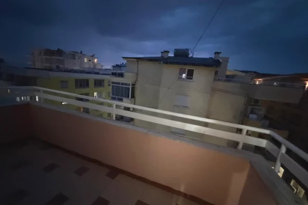 Shtepi ne shitje Apartament ne Durres, 2+1, Mobilimi E mobiluar, Pagesa 140,000  Euro.