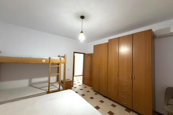 Shitet apartament 2+1+2+2 , Prane Pelikanit, Plazh, Durres