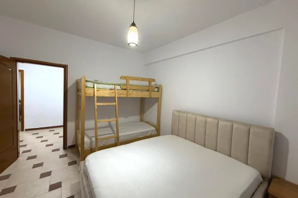 Shtepi ne shitje Apartament ne Durres, 2+1, Mobilimi E mobiluar, Pagesa 140,000  Euro.
