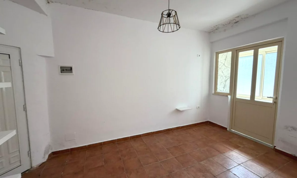 Apartment for sale in Durres Garsoniere, Furnished
