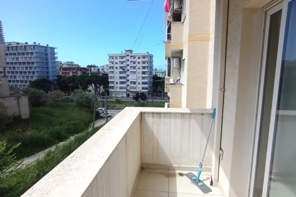 Shtepi me qera Apartament ne Durres, 1+1, Mobilimi Pjeserisht e mobiluar, Pagesa 250  Euro.