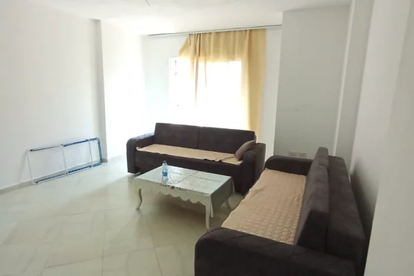 Shtepi me qera 1+1 ne Durres - 250 Euro