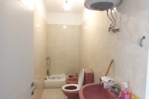 Shtepi me qera Apartament ne Durres, 1+1, Mobilimi Pjeserisht e mobiluar, Pagesa 250  Euro.