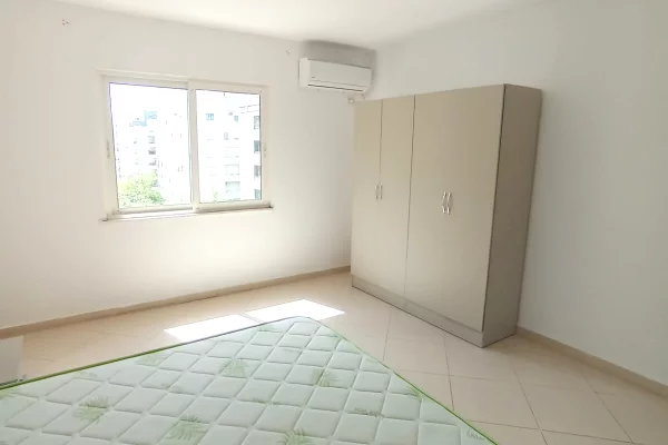 Shtepi me qera Apartament ne Durres, 1+1, Mobilimi E mobiluar, Pagesa 250  Euro.
