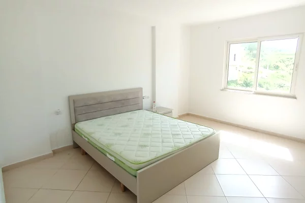 Shtepi me qera Apartament ne Durres, 1+1, Mobilimi E mobiluar, Pagesa 250  Euro.