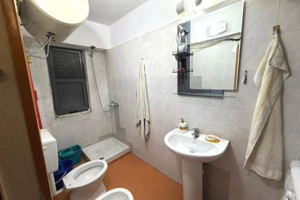 Shtepi ne shitje Apartament ne Durres, 1+1, Mobilimi E mobiluar, Pagesa 6,000,000  Leke.