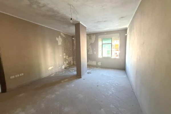 🏡 EKSKLUZIVE – Shitet Apartament 1+1, Në Shkëmbin e Kavajës