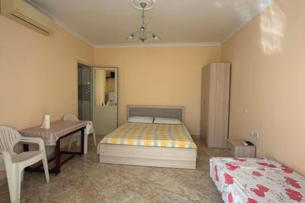 Shtepi me qera Apartament ne Durres, Garsoniere, Mobilimi E mobiluar, Pagesa 22,000  Leke.