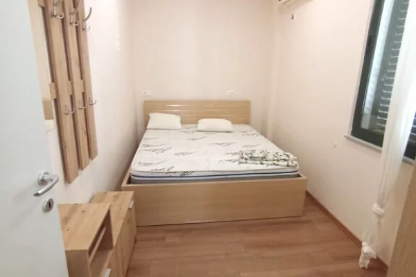Shtepi me qera Apartament ne Durres, 1+1, Mobilimi E mobiluar, Pagesa 30,000  Leke.