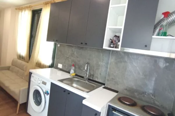 Shtepi me qera Apartament ne Durres, 1+1, Mobilimi E mobiluar, Pagesa 30,000  Leke.