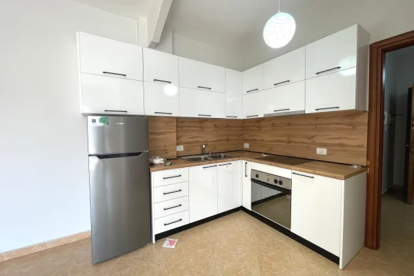 Jepet me qera, Apartament 1+1, Ish Rajoni – Durrës.