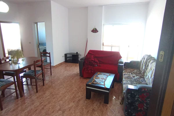 Shtepi me qera Apartament ne Durres, 2+1, Mobilimi E mobiluar, Pagesa 30,000  Leke.