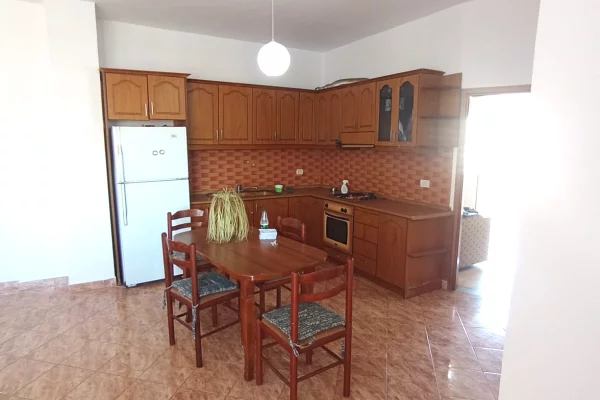 Shtepi me qera 2+1 ne Durres - 30,000 Leke
