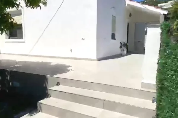 Private house for sale in Durres 3+1, Emty