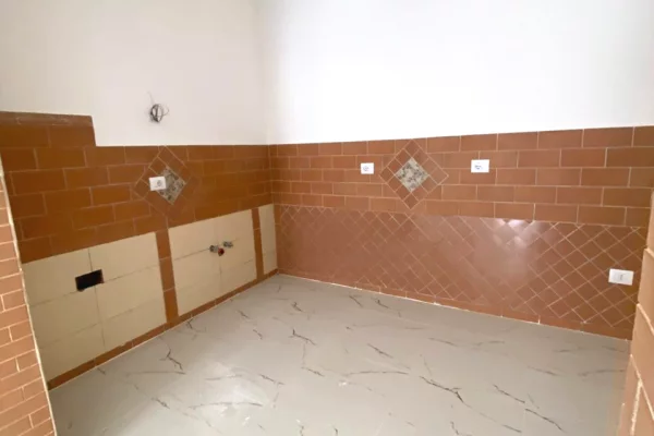 Private house for sale in Durres 3+1, Emty