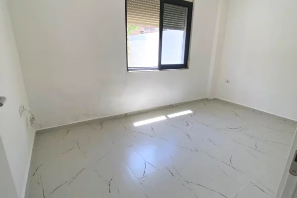 Private house for sale in Durres 3+1, Emty