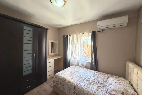 Shtepi me qera Apartament ne Durres, 2+1, Mobilimi E mobiluar, Pagesa 450  Euro.