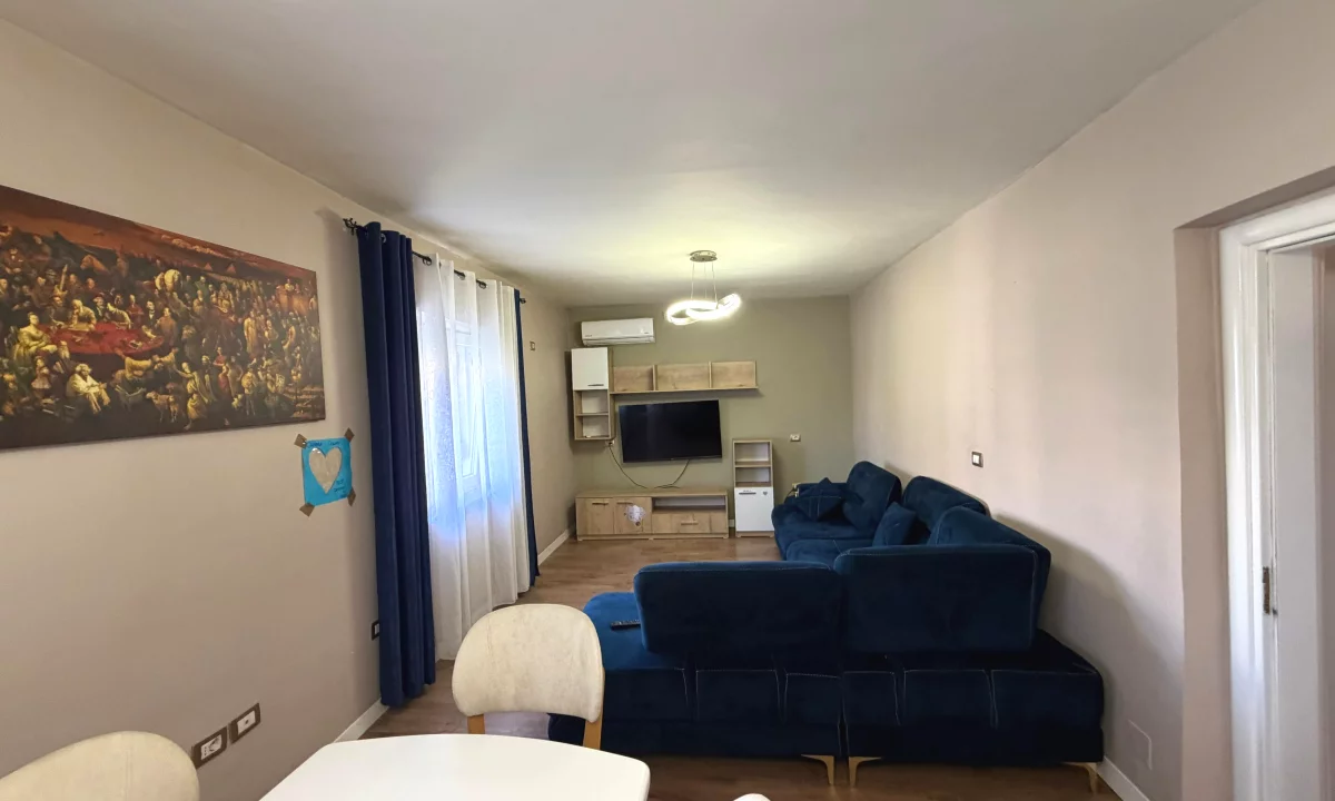Shtepi me qera Apartament ne Durres, 2+1, Mobilimi E mobiluar, Pagesa 450  Euro.