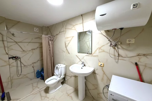 Shtepi me qera Apartament ne Durres, 1+1, Mobilimi E mobiluar, Pagesa 30,000  Leke.
