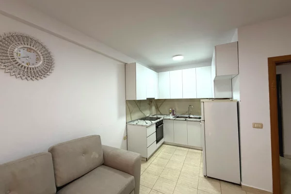 Shtepi me qera Apartament ne Durres, 1+1, Mobilimi E mobiluar, Pagesa 30,000  Leke.