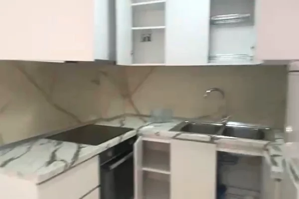 Shtepi me qera Apartament ne Durres, 1+1, Mobilimi E mobiluar, Pagesa 30,000  Leke.