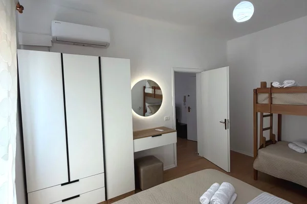 Shtepi me qera Apartament ne Durres, 1+1, Mobilimi E mobiluar, Pagesa 40,000  Leke.