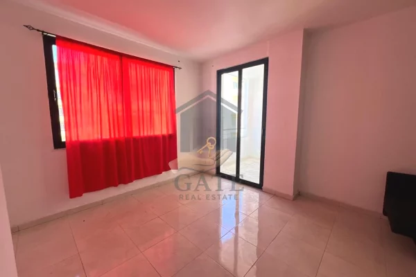 Shtepi ne shitje Apartament ne Durres, 1+1, Mobilimi E mobiluar, Pagesa 124,000  Euro.