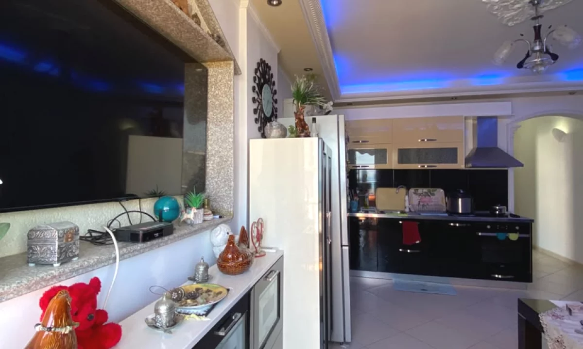 Shtepi ne shitje Apartament ne Durres, 2+1, Mobilimi E mobiluar, Pagesa 254,800  Euro.