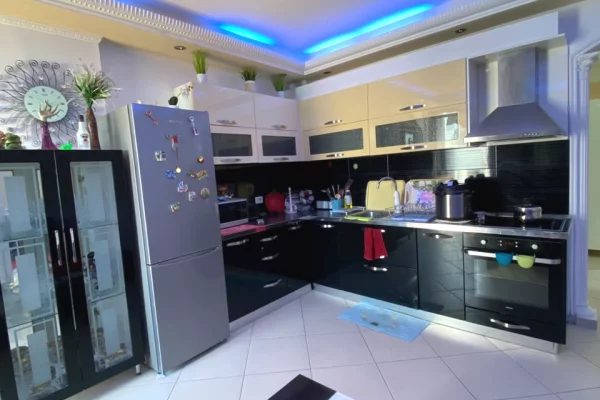 Shtepi ne shitje Apartament ne Durres, 2+1, Mobilimi E mobiluar, Pagesa 254,800  Euro.