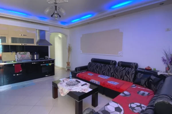 Shtepi ne shitje Apartament ne Durres, 2+1, Mobilimi E mobiluar, Pagesa 254,800  Euro.