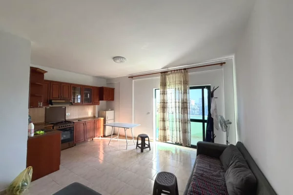 Shtepi ne shitje Apartament ne Durres, 2+1, Mobilimi E mobiluar, Pagesa 130,000  Euro.
