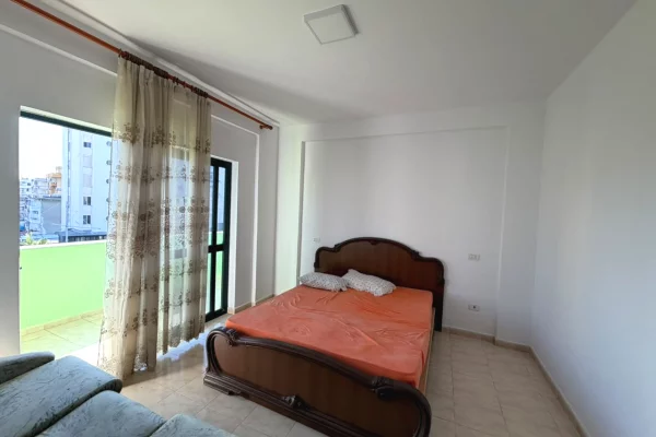 Shtepi ne shitje Apartament ne Durres, 2+1, Mobilimi E mobiluar, Pagesa 130,000  Euro.
